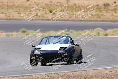 media/May-31-2025-CalClub SCCA (Sat) [[2c1a04e1ee]]/Qualifying/Group 1/Turn 4/
